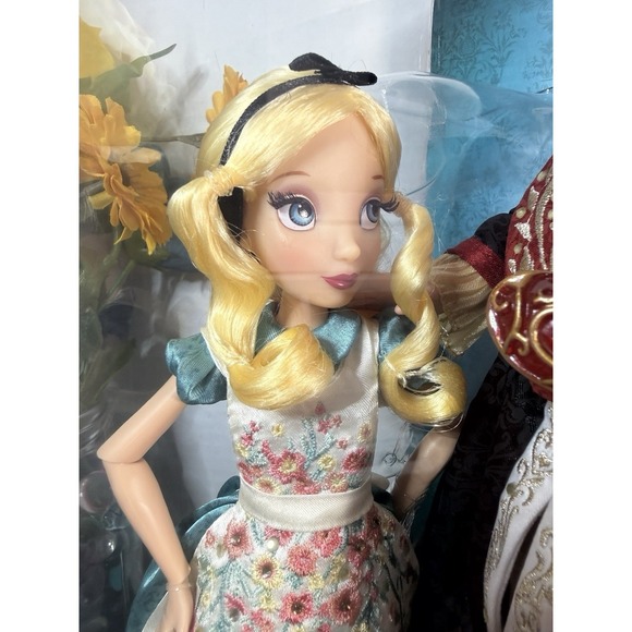 Disney Alice In Wonderland Queen Of Hearts Fairytale Designer Exclusive Doll Set - Picture 5 of 17